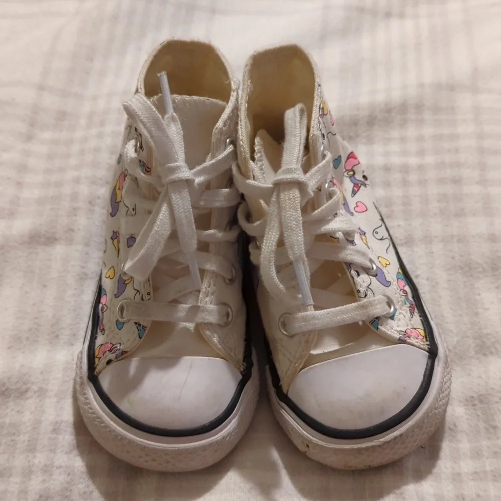 Converse High Tops Unicorn 🦄 Rainbow 🌈 - Picture 2 of 5